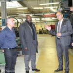 M. Dorval, Proviseur, reçoit M. Mormeck au Lycée Jean Lurçat.